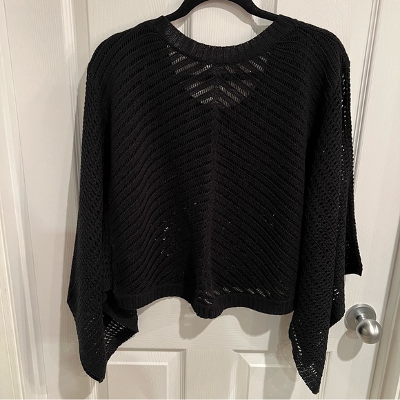 NWT Robbie & Nikki Black Knit Crochet Top - Picture 9 of 10